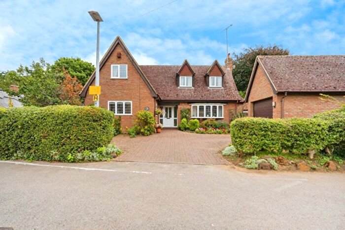 3 Bedroom Detached House For Sale In The Slade, Clophill, Bedford, Bedfordshire, MK45