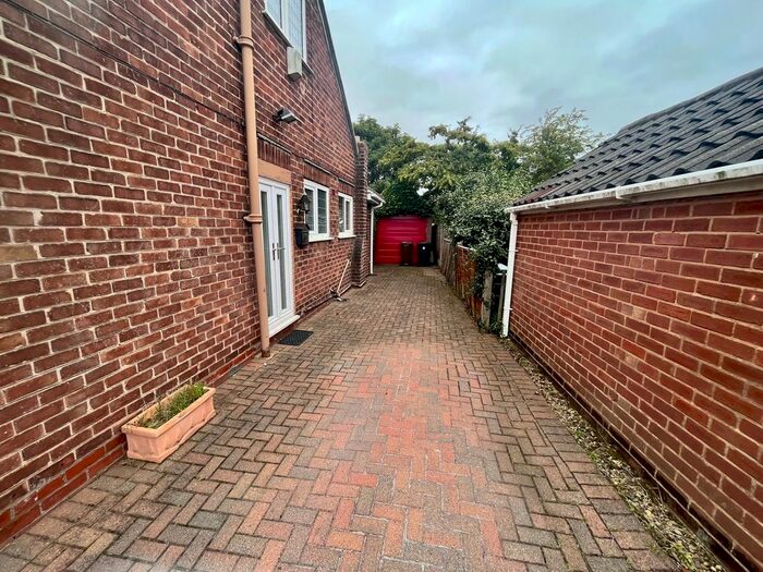 2 Bedroom Semi-Detached Bungalow For Sale In Towers Avenue, Maghull, Liverpool, L31