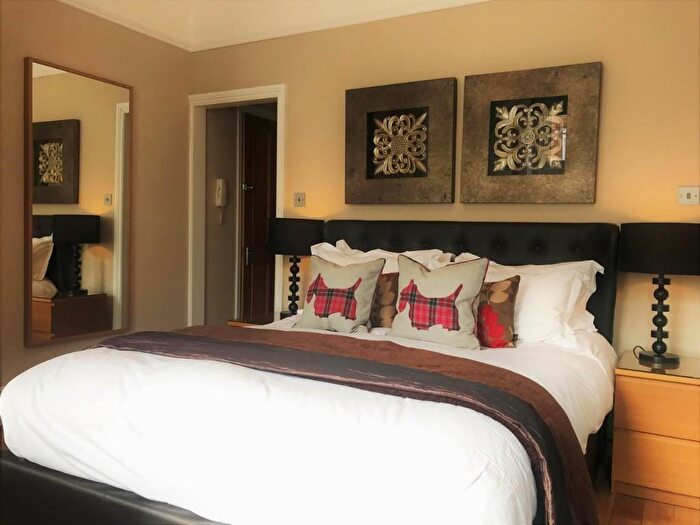 Studio To Rent In Burnaby Road, Bournemouth, Dorset, BH4