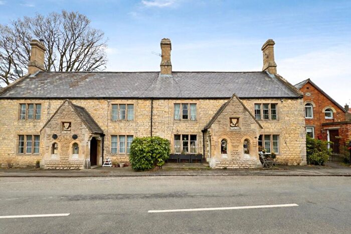 2 Bedroom Terraced House For Sale In High Road, Londonthorpe, NG31
