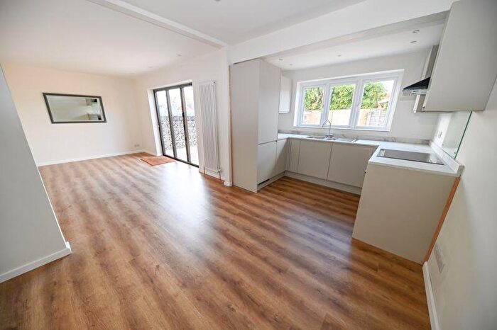 3 Bedroom Detached Bungalow To Rent In London Road, Cowplain, PO8