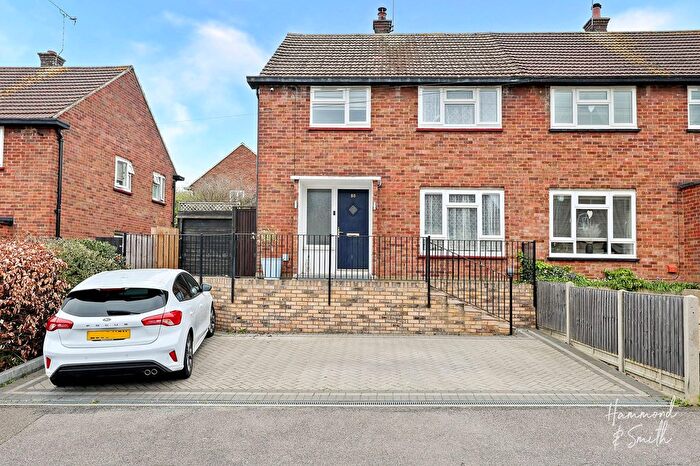 3 Bedroom Semi Detached House For Sale In Beaconfield Road, Epping, CM16