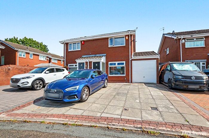 2 Bedroom Semi-Detached House For Sale In Lobelia Grove, Beechwood, WA7