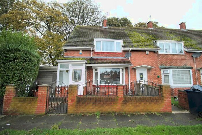 2 Bedroom End Of Terrace House To Rent In Hollinside Square, Sunderland, SR4