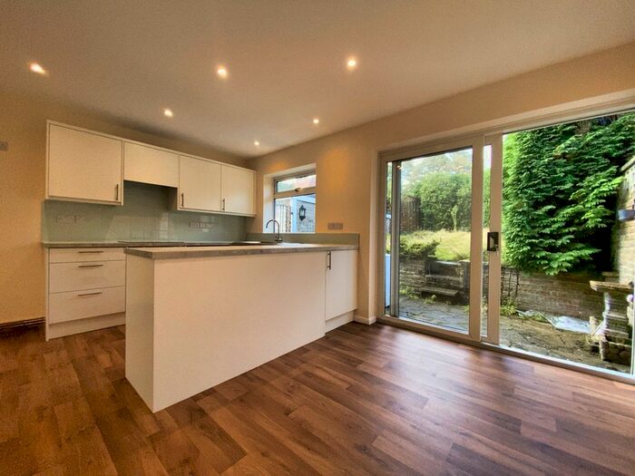 3 Bedroom Semi-Detached House To Rent In Olives Meadow, Uckfield, TN22