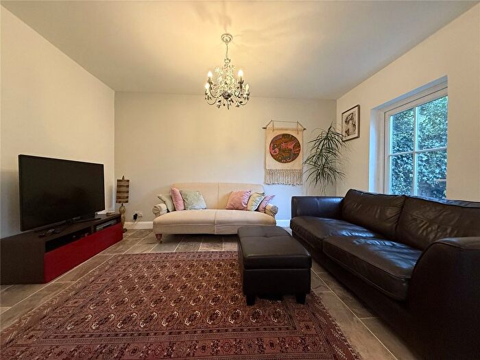 1 Bedroom Flat To Rent In Alexandra Park Road, London, N10