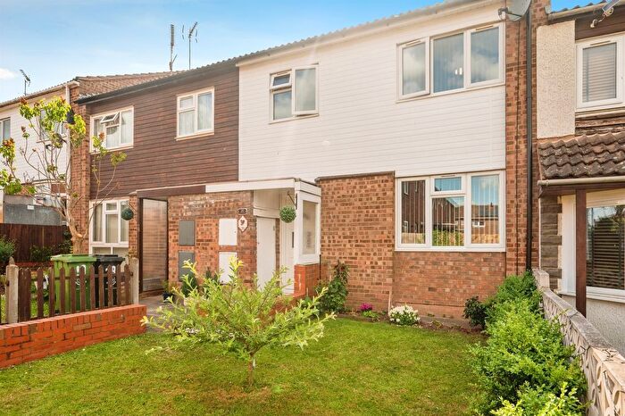 3 Bedroom Terraced House For Sale In Selsey Close, Worcester, WR4