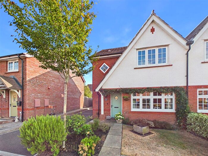 3 Bedroom Semi Detached House For Sale In Cullis Close, Hardwicke, Gloucester, Gloucestershire, GL2