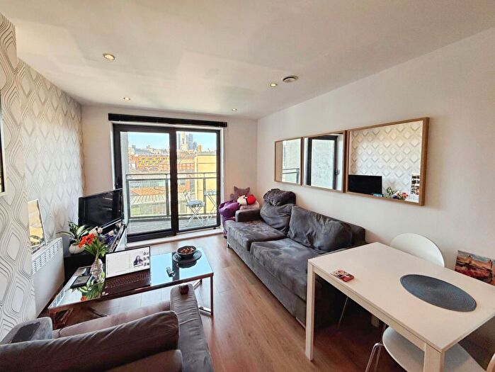 1 Bedroom Flat To Rent In Waterloo Street, Leeds, West Yorkshire, LS10