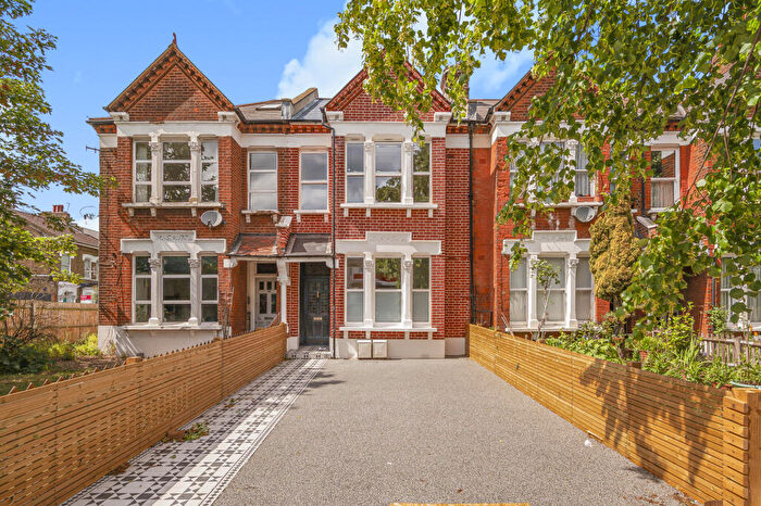 3 Bedroom Flat For Sale In East Dulwich Road, London, London, SE22