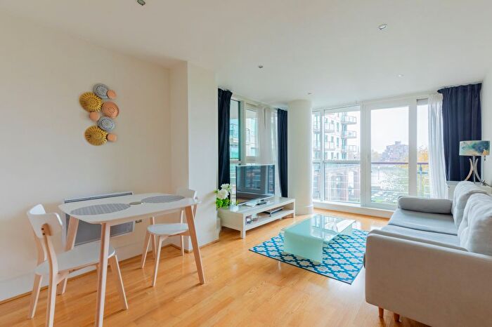 1 Bedroom Flat To Rent In St. George Wharf, London, SW8