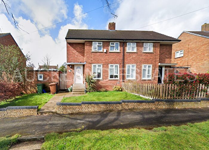 Studio To Rent In Forbes Avenue, Potters Bar, EN6
