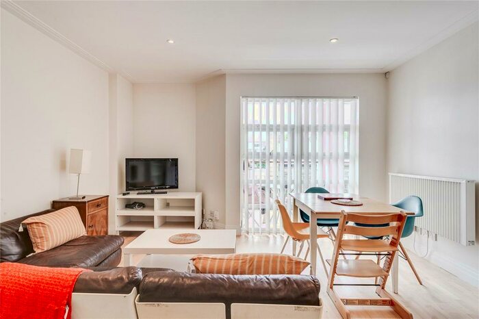 3 Bedroom Flat To Rent In Drayton Park, London, N5