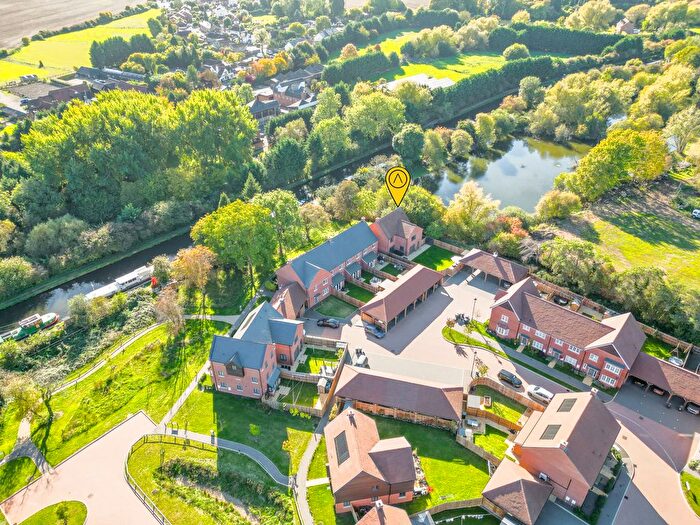 4 Bedroom Detached House For Sale In Heron Mews, Bourne End, HP1