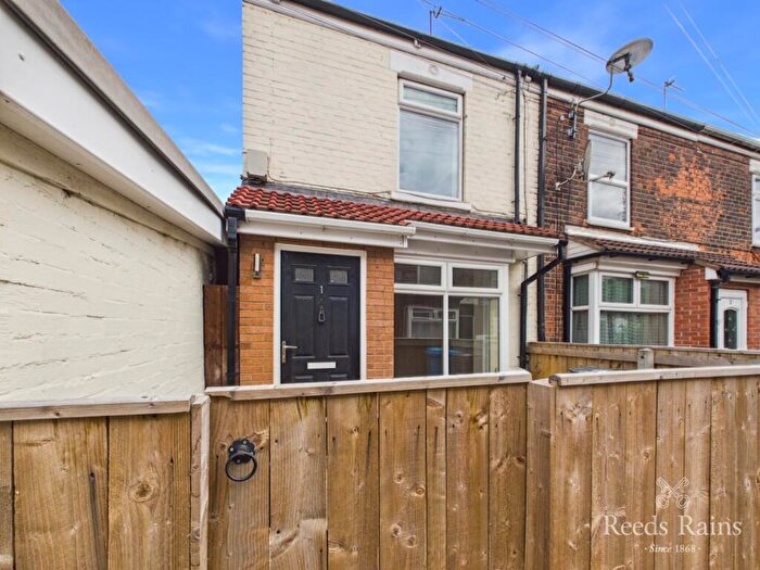 2 Bedroom End Of Terrace House For Sale In Leslie Avenue, Lorraine Street, Hull, East Yorkshire, HU8