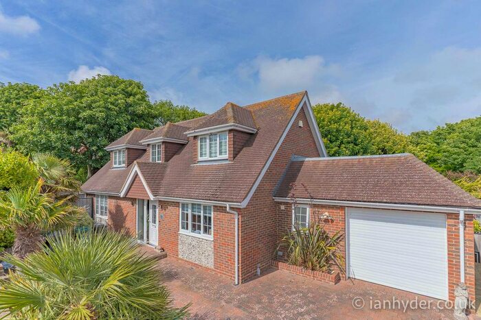 4 Bedroom Detached House To Rent In Royles Close, Rottingdean, Brighton, BN2