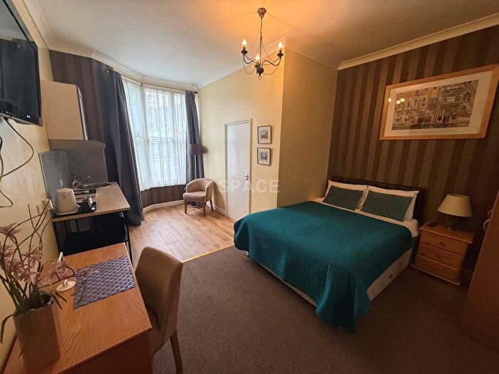 Studio To Rent In Connaught Road, Reading, RG30