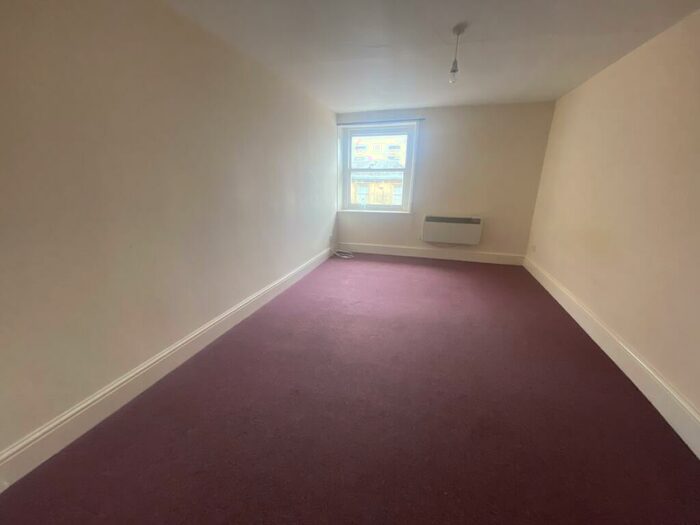 1 Bedroom House To Rent In Bath Road, Old Town, SN1