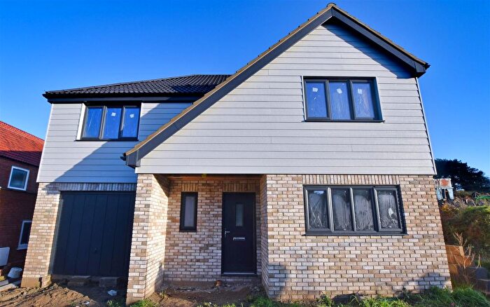 4 Bedroom Detached House For Sale In Seaview Crescent, Sheringham, NR26