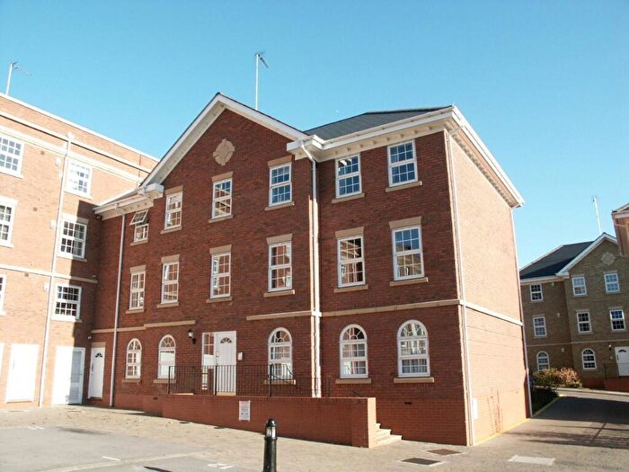 2 Bedroom Apartment To Rent In Scholars Court, Derngate, NN1