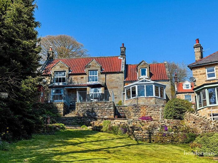 4 Bedroom Detached House For Sale In Underhill, Whitby, YO21