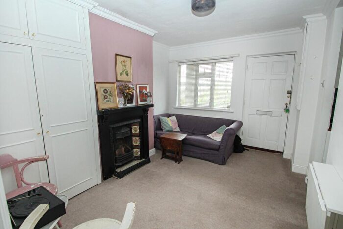 1 Bedroom Apartment To Rent In Colworth Road, Leytonstone, London, E11