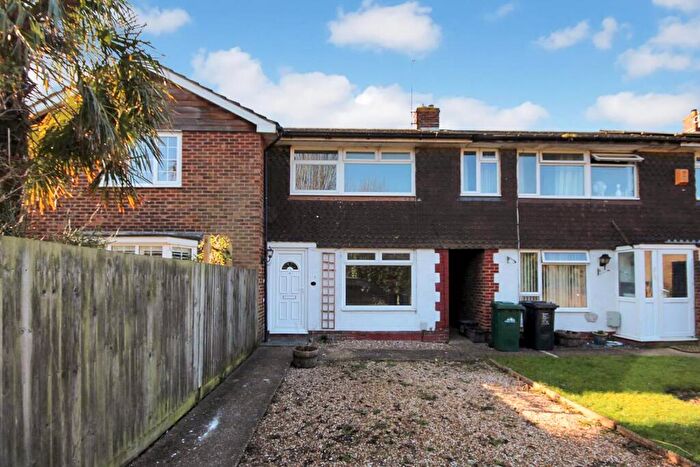 3 Bedroom Terraced House To Rent In Mile Oak Road, Portslade, Brighton, BN41