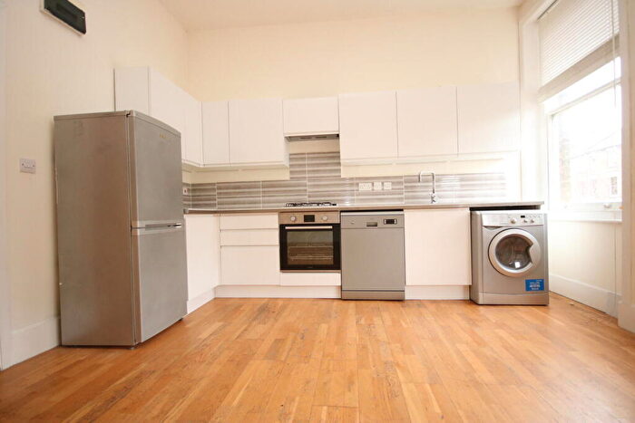 2 Bedroom Flat To Rent In Huddleston Road, Holloway, N7