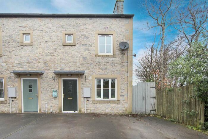 2 Bedroom Semi-Detached House For Sale In Chantry Lane, Tideswell, Buxton, SK17