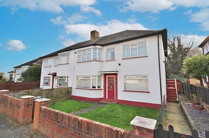 2 Bedroom Flat For Sale In Hexham Gardens, Isleworth, TW7