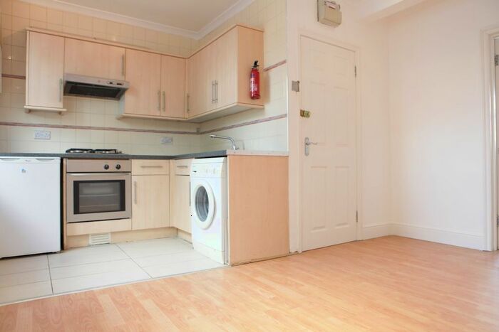 3 Bedroom Maisonette To Rent In Ripple Road, Barking, IG11