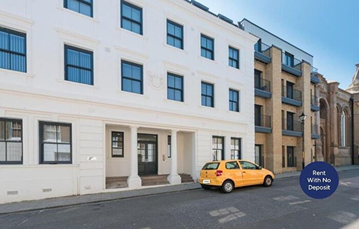 2 Bedroom Flat To Rent In Queensbridge Drive, Cavendish Street, Ramsgate, Kent, CT11