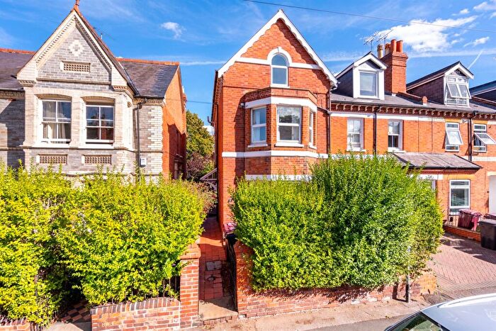 2 Bedroom Apartment To Rent In College Road, Reading, RG6