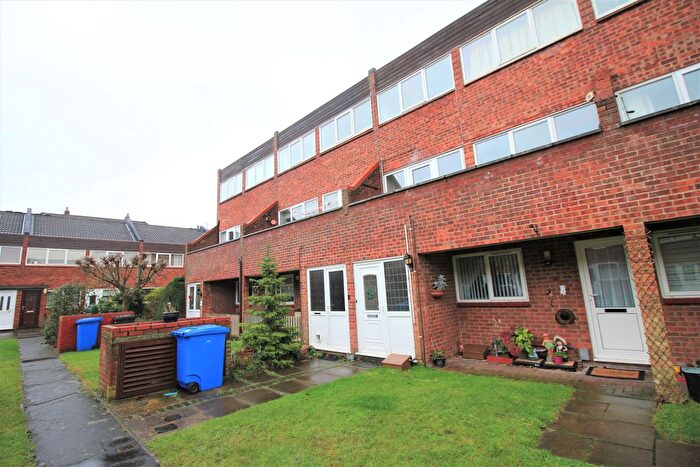 3 Bedroom Maisonette To Rent In Templemere, Norwich, NR3