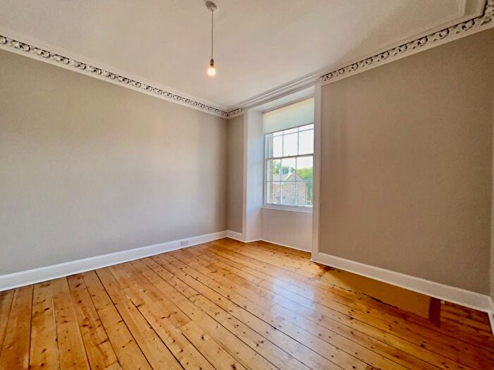 1 Bedroom Flat To Rent In Montrose Terrace, Abbeyhill, Edinburgh, EH7