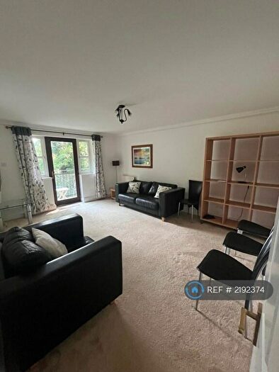 2 Bedroom Flat To Rent In Elliots Way, Caversham, Reading, RG4