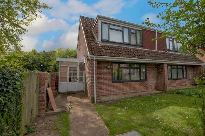 4 Bedroom Semi-Detached House To Rent In Browsholme Close, Eastleigh, SO50