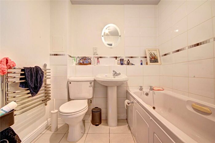 2 Bedroom Apartment To Rent In Knightsbridge Court, Gosforth, Newcastle Upon Tyne, NE3