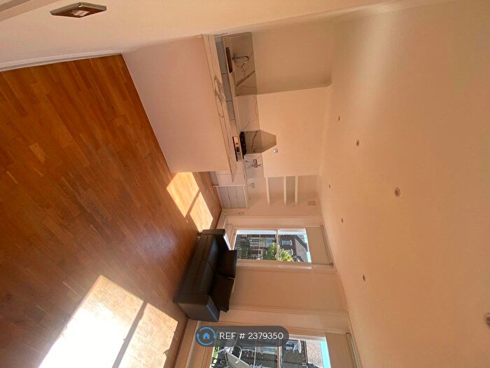 1 Bedroom Flat To Rent In Hanley Road, London, N4