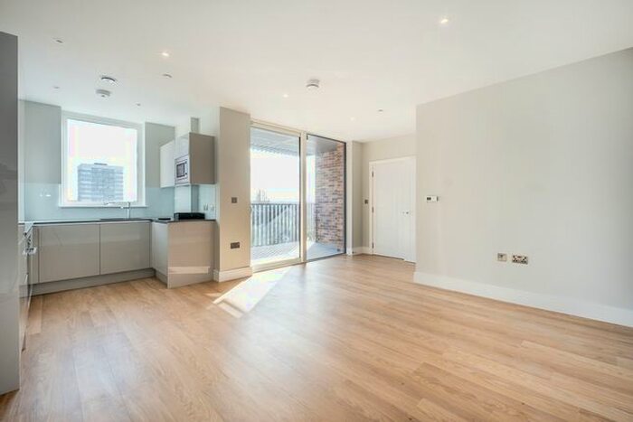 1 Bedroom Flat To Rent In Plough Lane, London, SW17