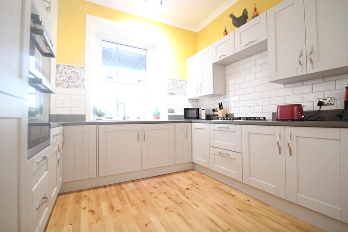 1 Bedroom Apartment To Rent In Hyndland Avenue, Hyndland, G11