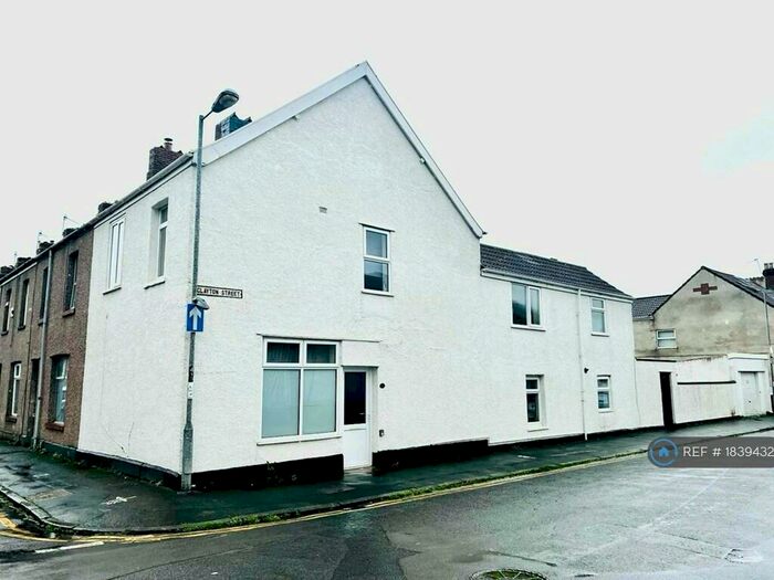 4 Bedroom Semi-Detached House To Rent In Clayton Street, Avonmouth, Bristol, BS11