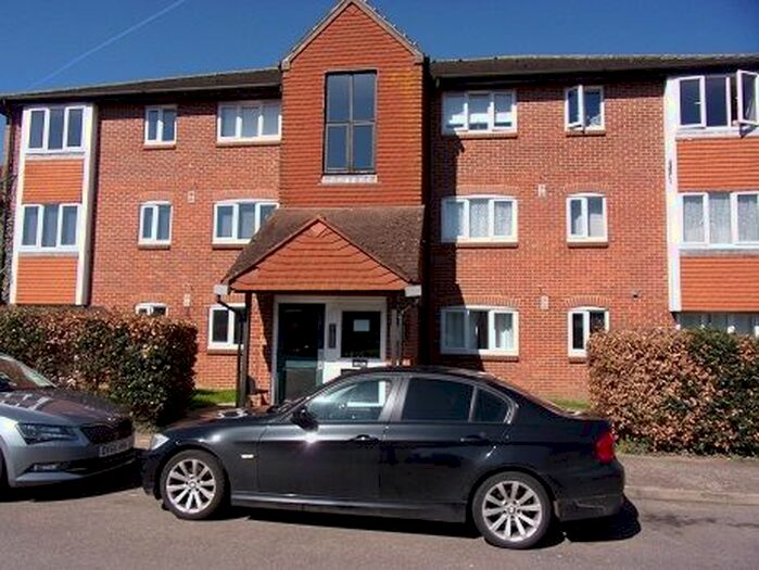 1 Bedroom Flat To Rent In Atterbury Close, Westerham, Kent, TN16