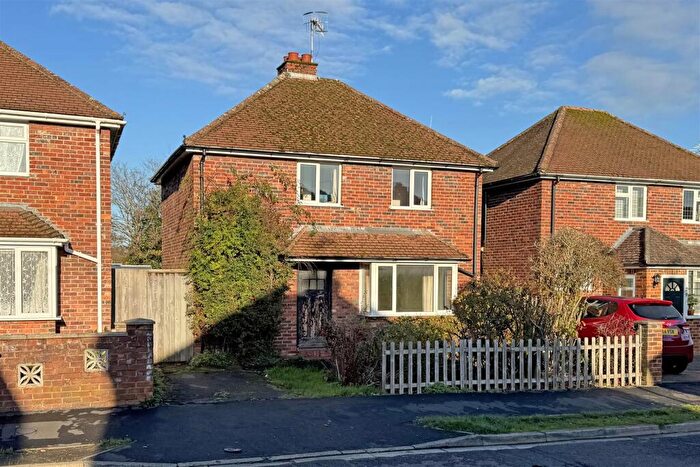 3 Bedroom Detached House For Sale In Farncombe ***No Onward Chain***, GU7