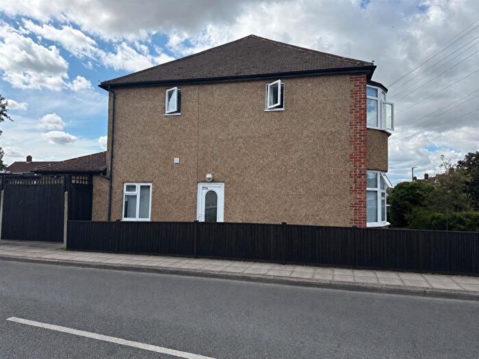 2 Bedroom End Of Terrace House To Rent In Bramcote Avenue, Mitcham, Surrey, CR4