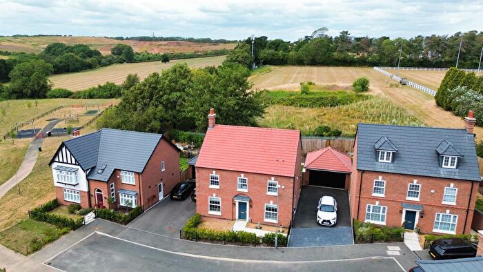 4 Bedroom Detached House For Sale In Booth Avenue, Nottingham, NG3