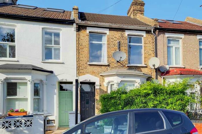1 Bedroom Flat To Rent In Napier Road, Leytonstone, E11