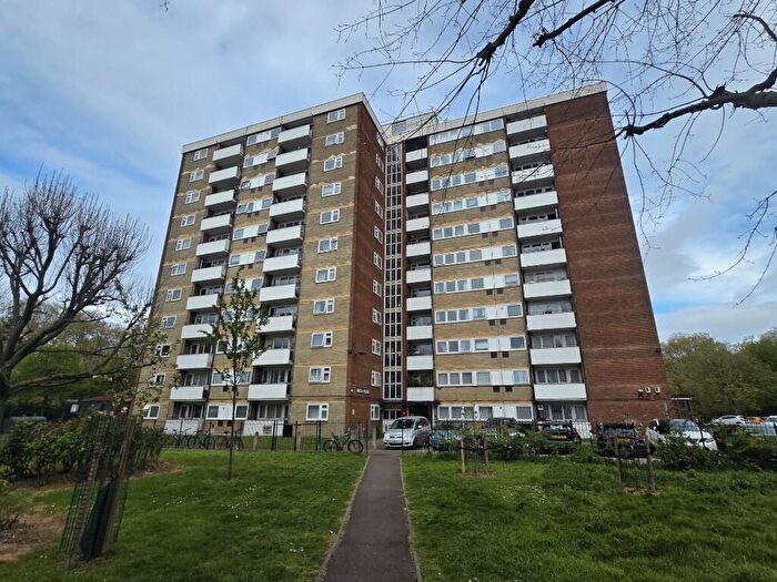 2 Bedroom Flat To Rent In Slippers Place, London, SE16
