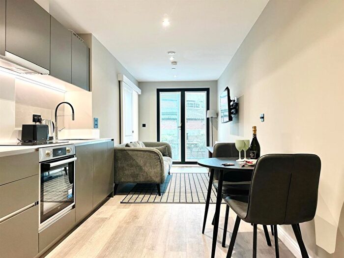 1 Bedroom Flat To Rent In Springwell Gardens, Whitehall Road, Leeds City Centre, LS12