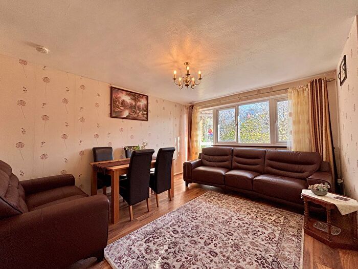 2 Bedroom Flat To Rent In Slippers Place, London, SE16